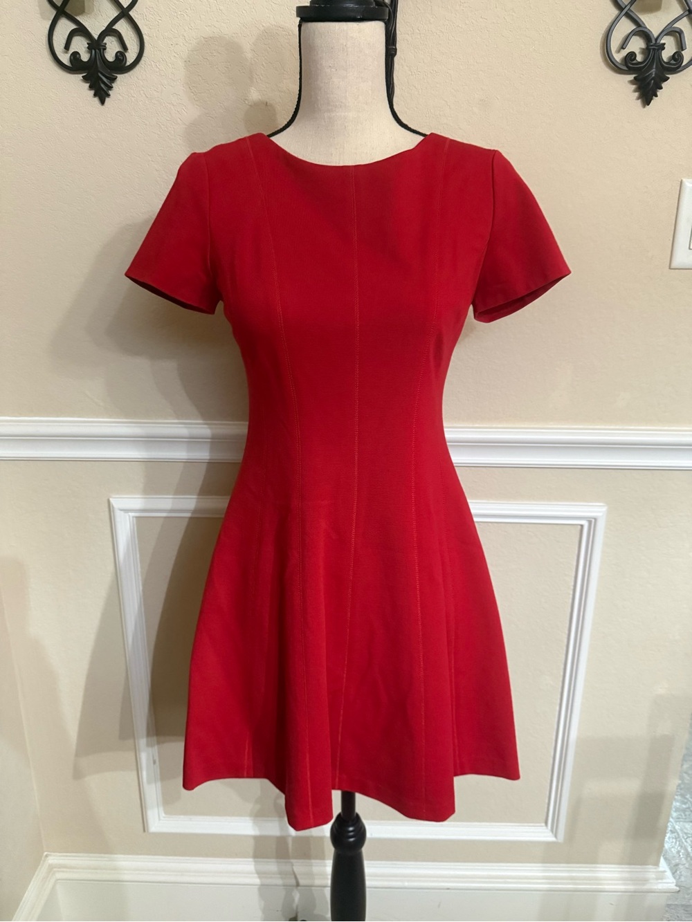 Banana Republic Red Short-Sleeve Fit-and-Flare Dress with back Zipper. 6P